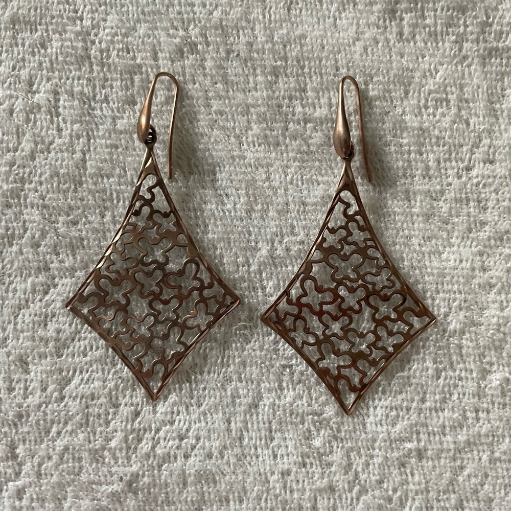 Elegant Gold Filigree Earrings